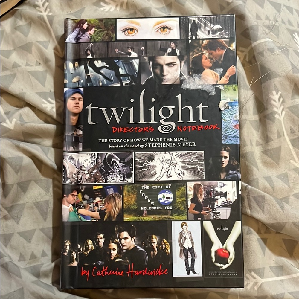Twilight Director's Notebook and Twilight Movie edition paperback